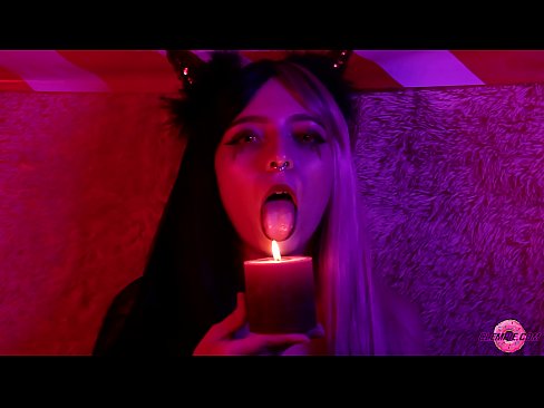 ❤️ Μια παθιασμένη πίπα από ένα σέξι Succubus με ένα σπέρμα στο στόμα της. ❤ Πορνό βίντεο ❤